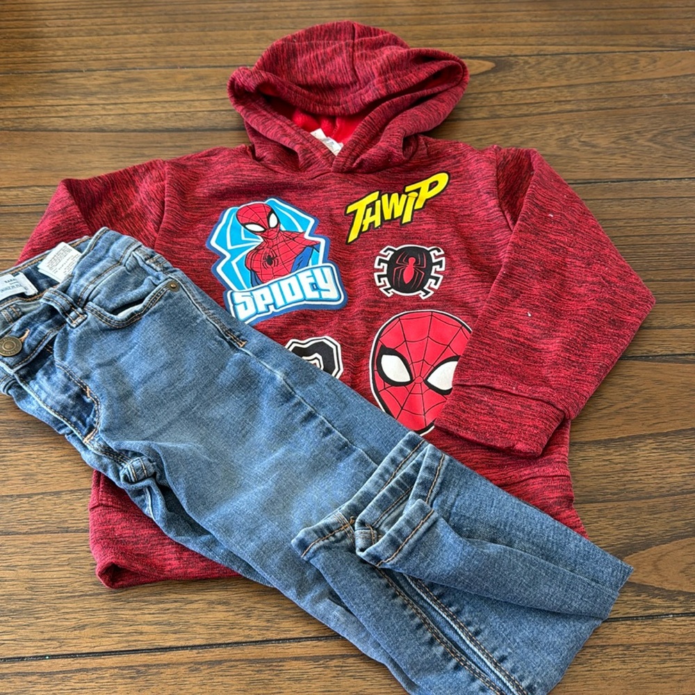 Size  5T Great sweatshirt and pants